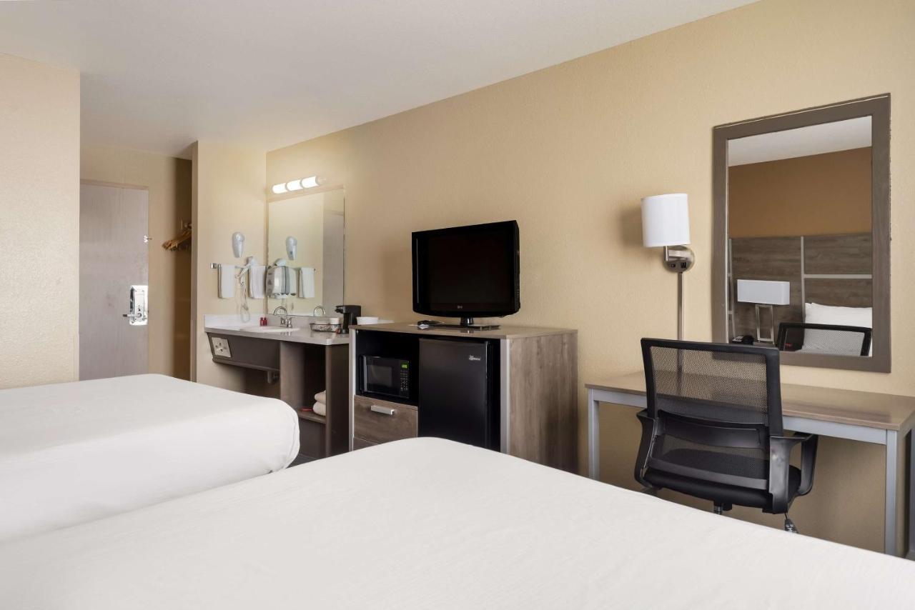 Surestay Hotel By Best Western Wells Ngoại thất bức ảnh
