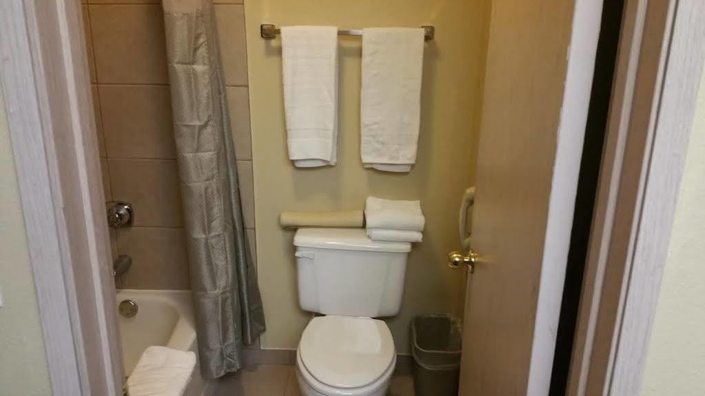 Surestay Hotel By Best Western Wells Ngoại thất bức ảnh